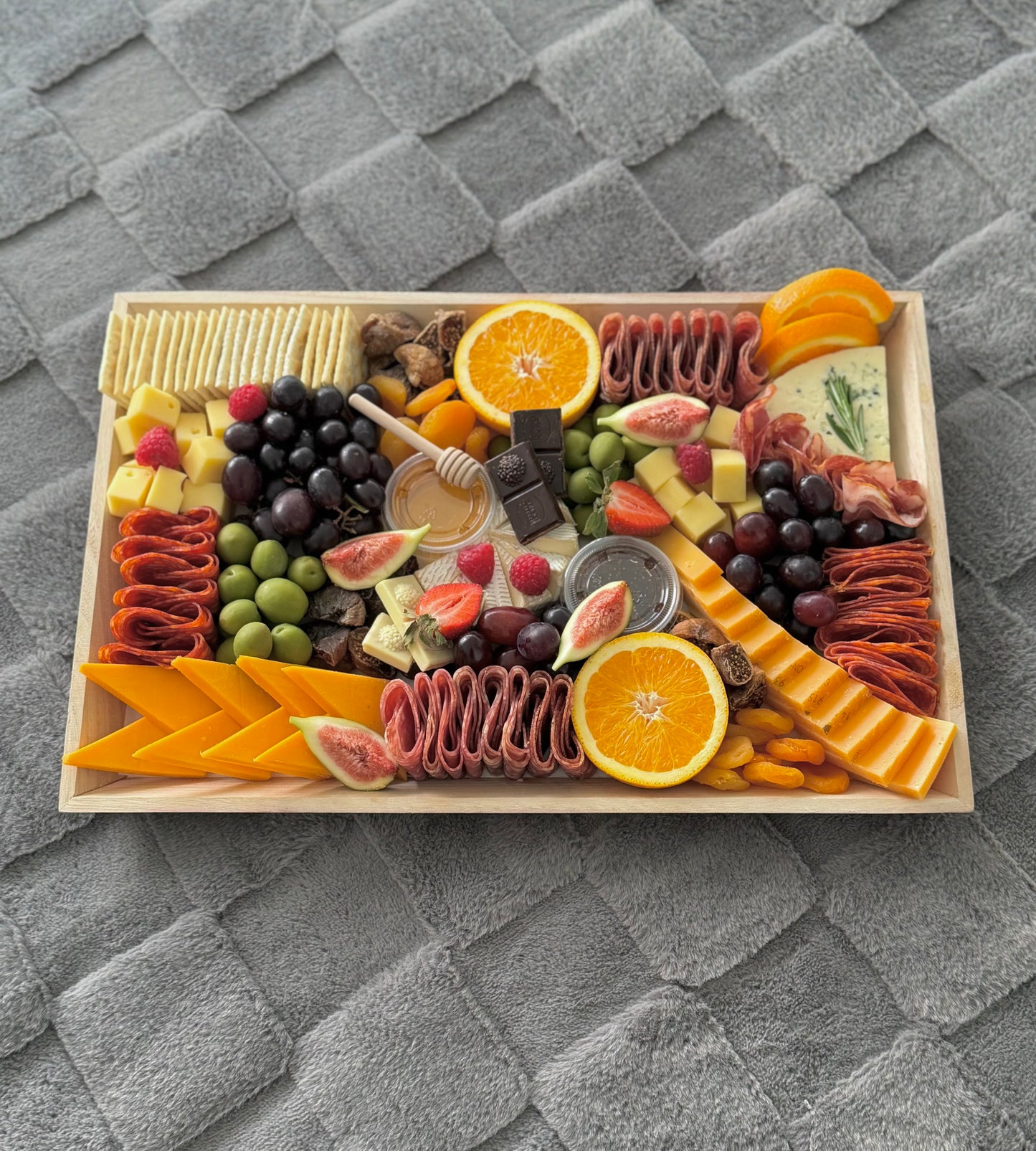 Extra Large Tasty Medley Board (Serves 15-20)
